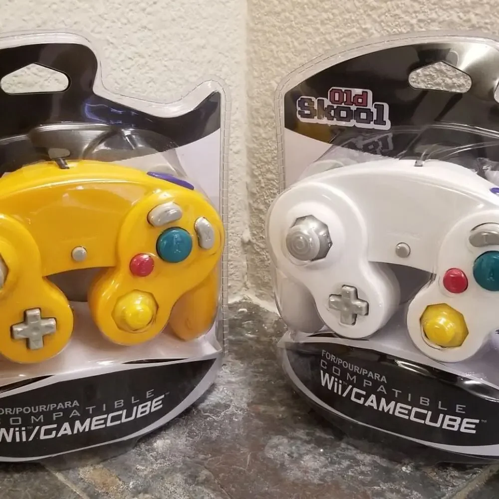 2 Gamecube Controllers - Orange & White (NEW) - Nintendo - Old Skool
